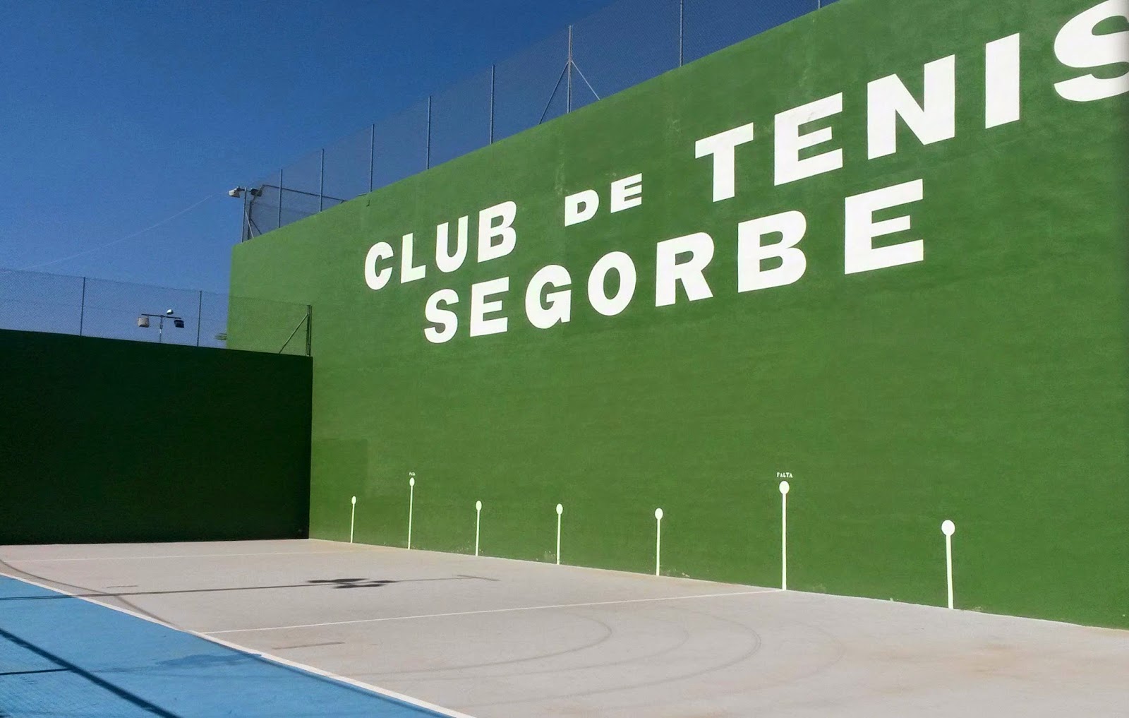 Frontón del club